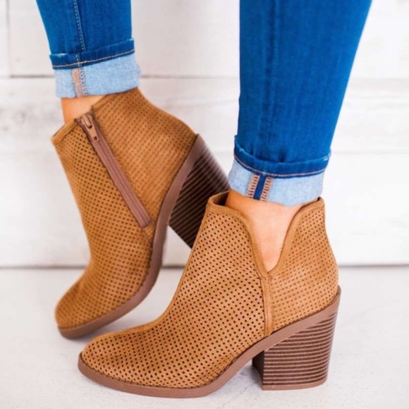 SYNDIE Cut out Bootie - Picture 3 of 4